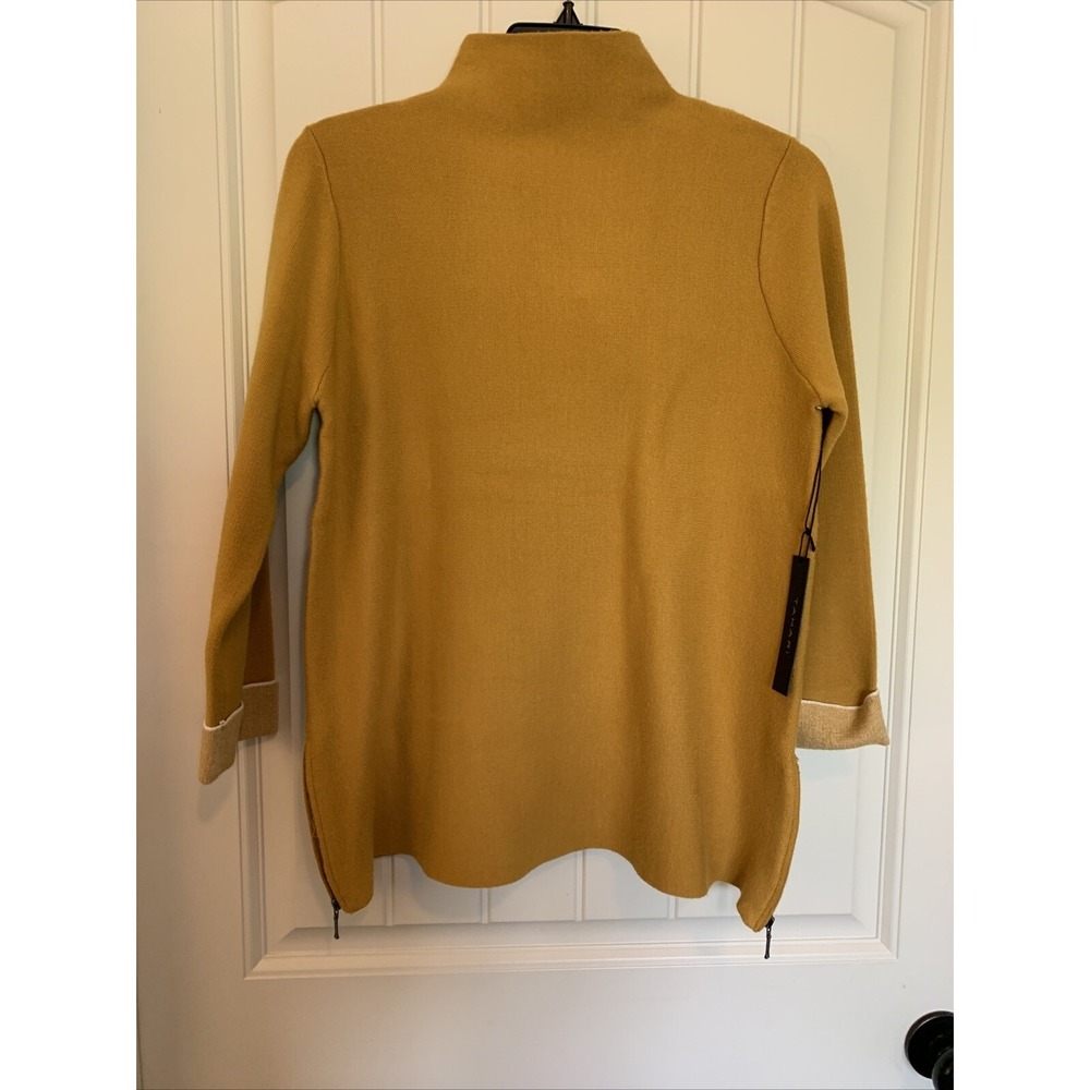 Tahari Sweater NWT Women's Size Med.